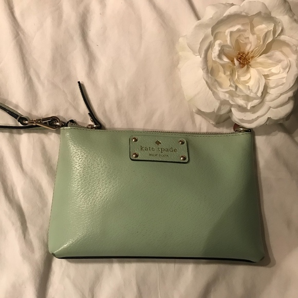 Kate Spade Wristlet - Picture 1 of 2